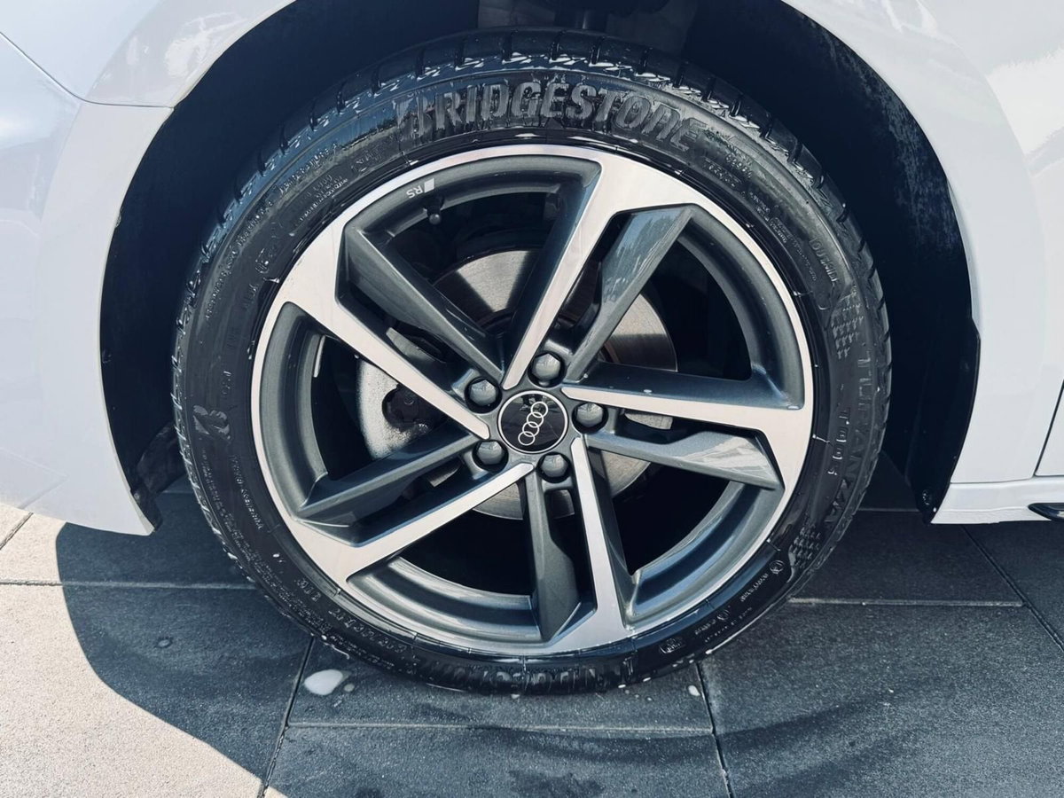 Audi A1 Sportback 30 TFSI Identity Black (6)
