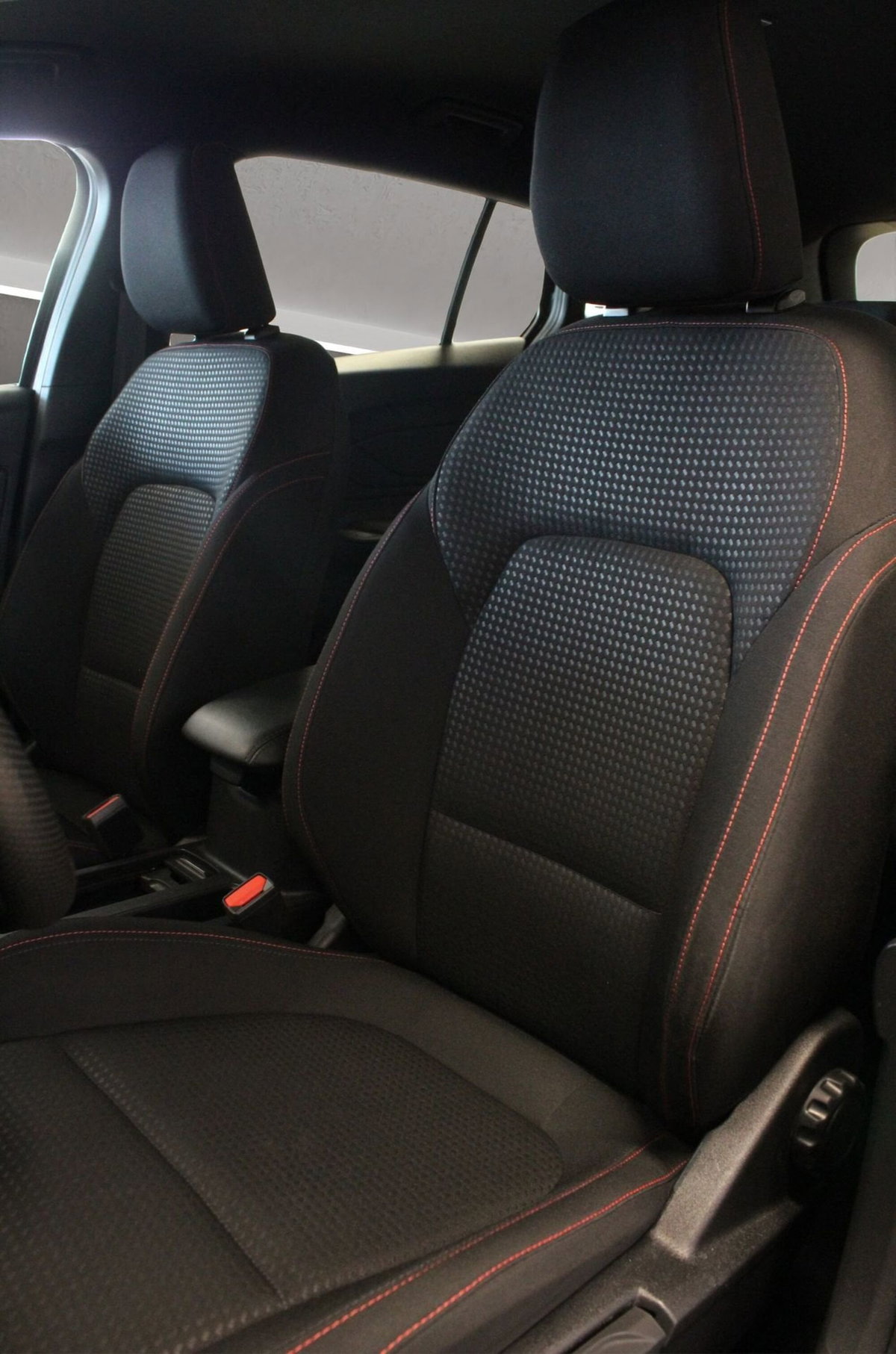 Ford Focus Station Wagon 1.0 EcoBoost Hybrid 125 CV SW ST-Line (11)