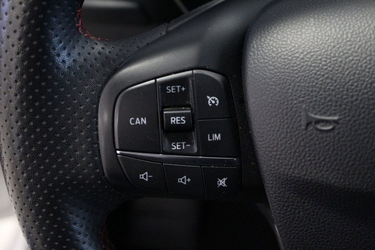 Ford Focus Station Wagon 1.0 EcoBoost Hybrid 125 CV SW ST-Line (15)