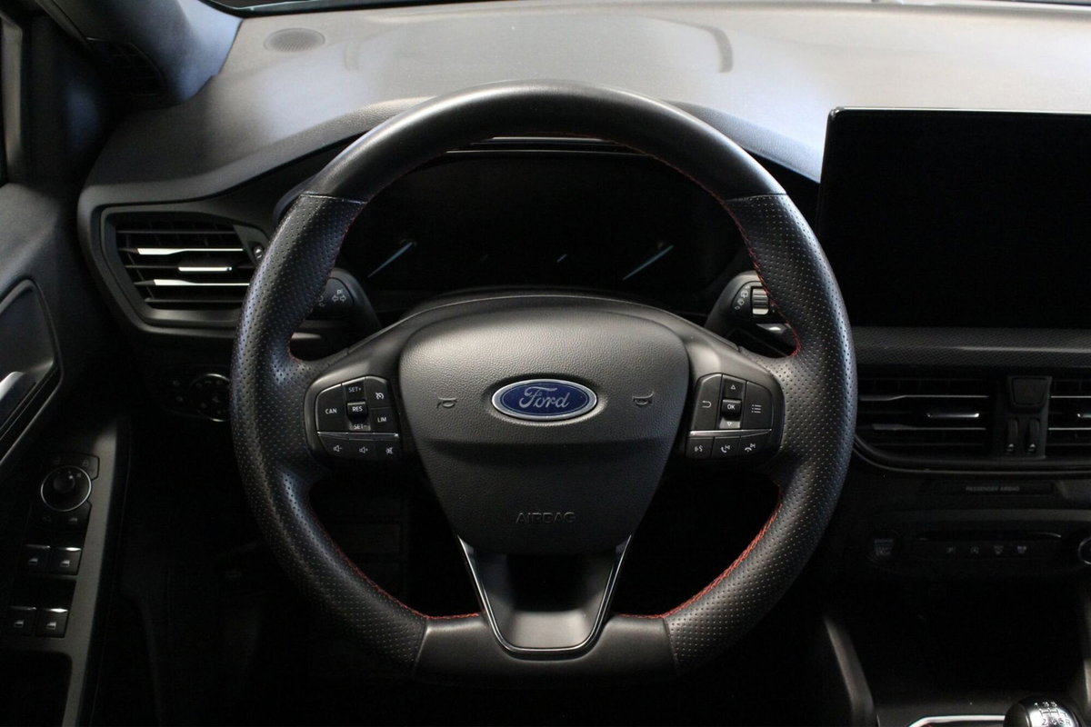 Ford Focus Station Wagon 1.0 EcoBoost Hybrid 125 CV SW ST-Line (18)