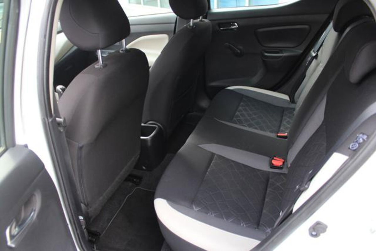 Nissan Micra 1.5 dCi 8V 5 porte N-Connecta (8)