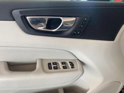 Volvo XC60 B4 Geartronic Momentum Pro (19)