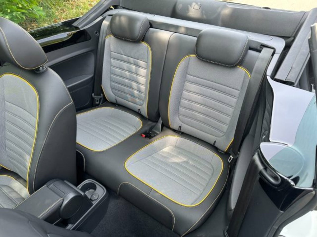Volkswagen Maggiolino Cabrio 1.2 TSI Design (11)