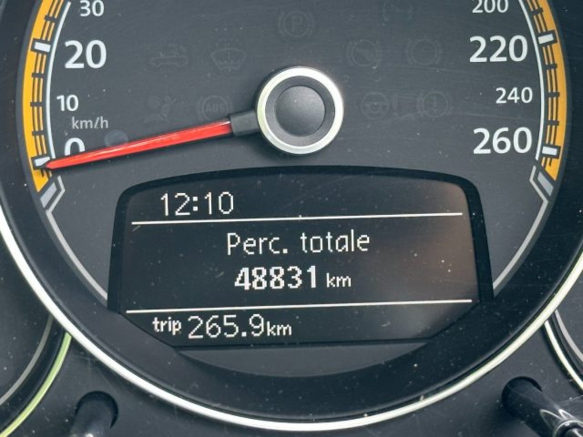 Volkswagen Maggiolino Cabrio 1.2 TSI Design (12)