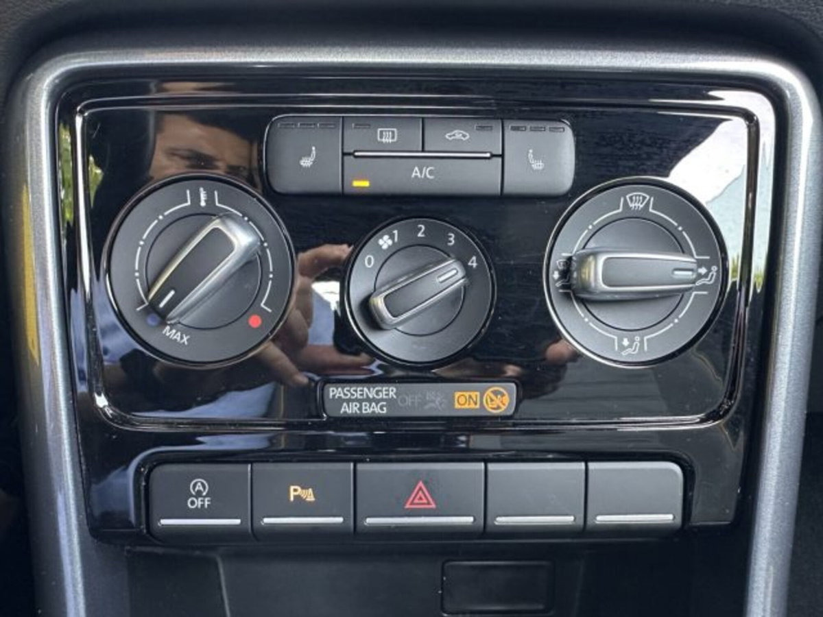 Volkswagen Maggiolino Cabrio 1.2 TSI Design (13)