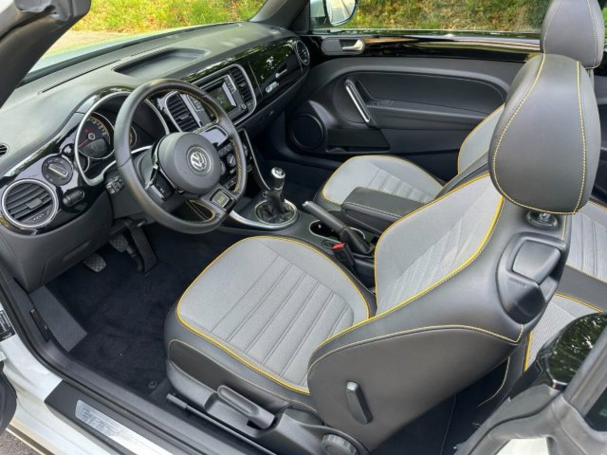 Volkswagen Maggiolino Cabrio 1.2 TSI Design (9)