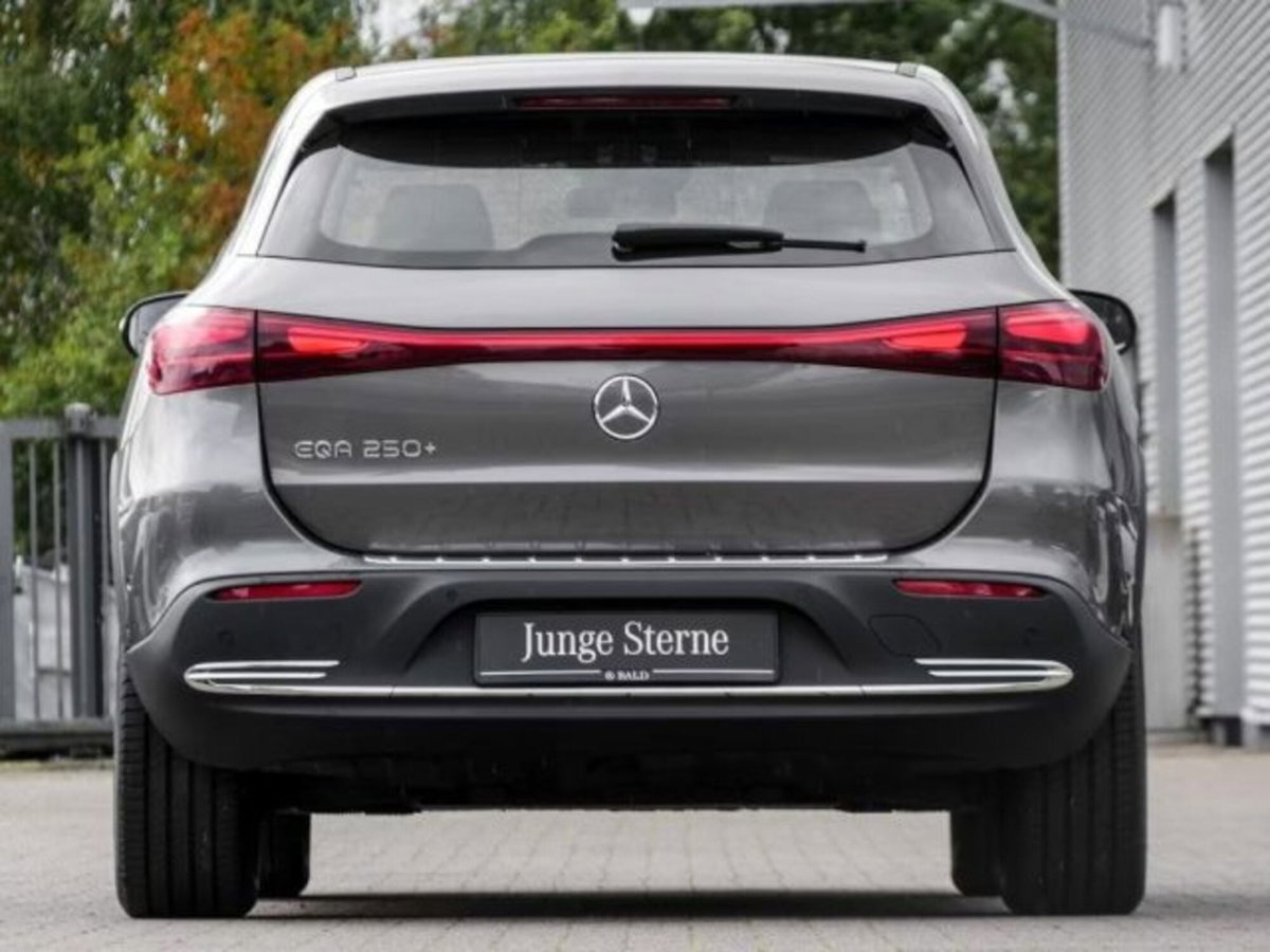 Mercedes-Benz EQA 250 Sport Plus (4)