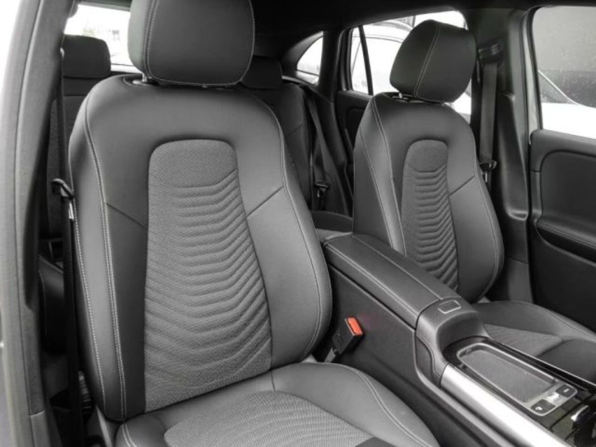 Mercedes-Benz EQA 250 Sport Plus (9)