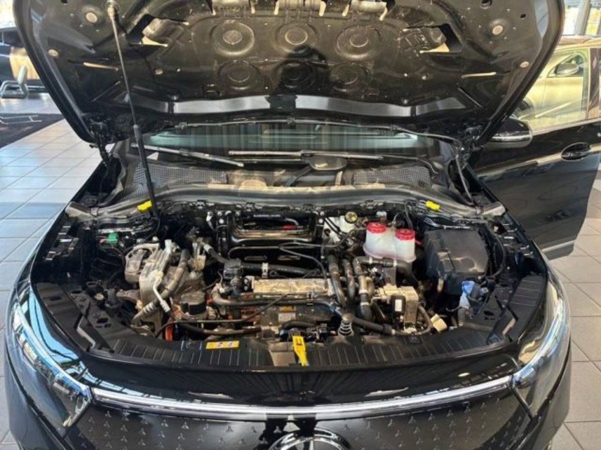 Mercedes-Benz EQA 250+ Progressive Advanced (20)