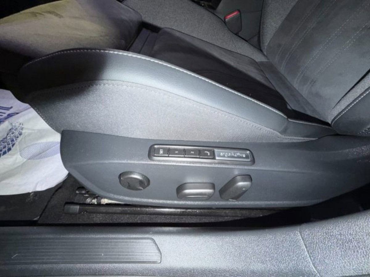 Volkswagen Golf 2.0 TDI 150 CV DSG SCR Style (13)