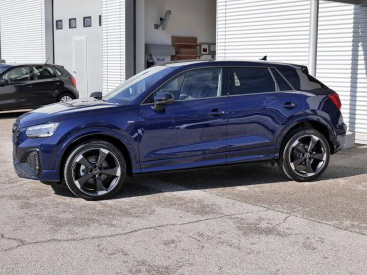 Audi Q2 35 2.0 tdi Identity Black s-tronic (2)
