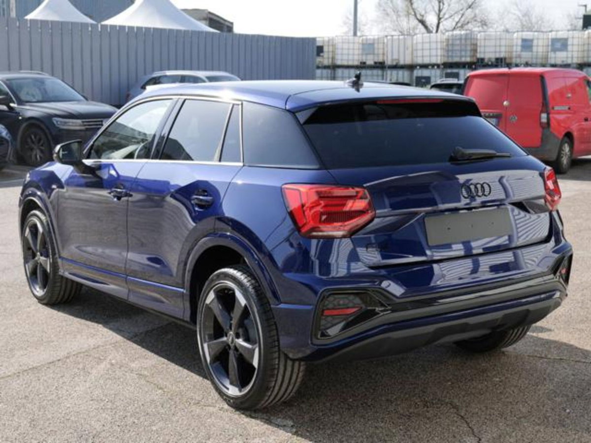 Audi Q2 35 2.0 tdi Identity Black s-tronic (3)