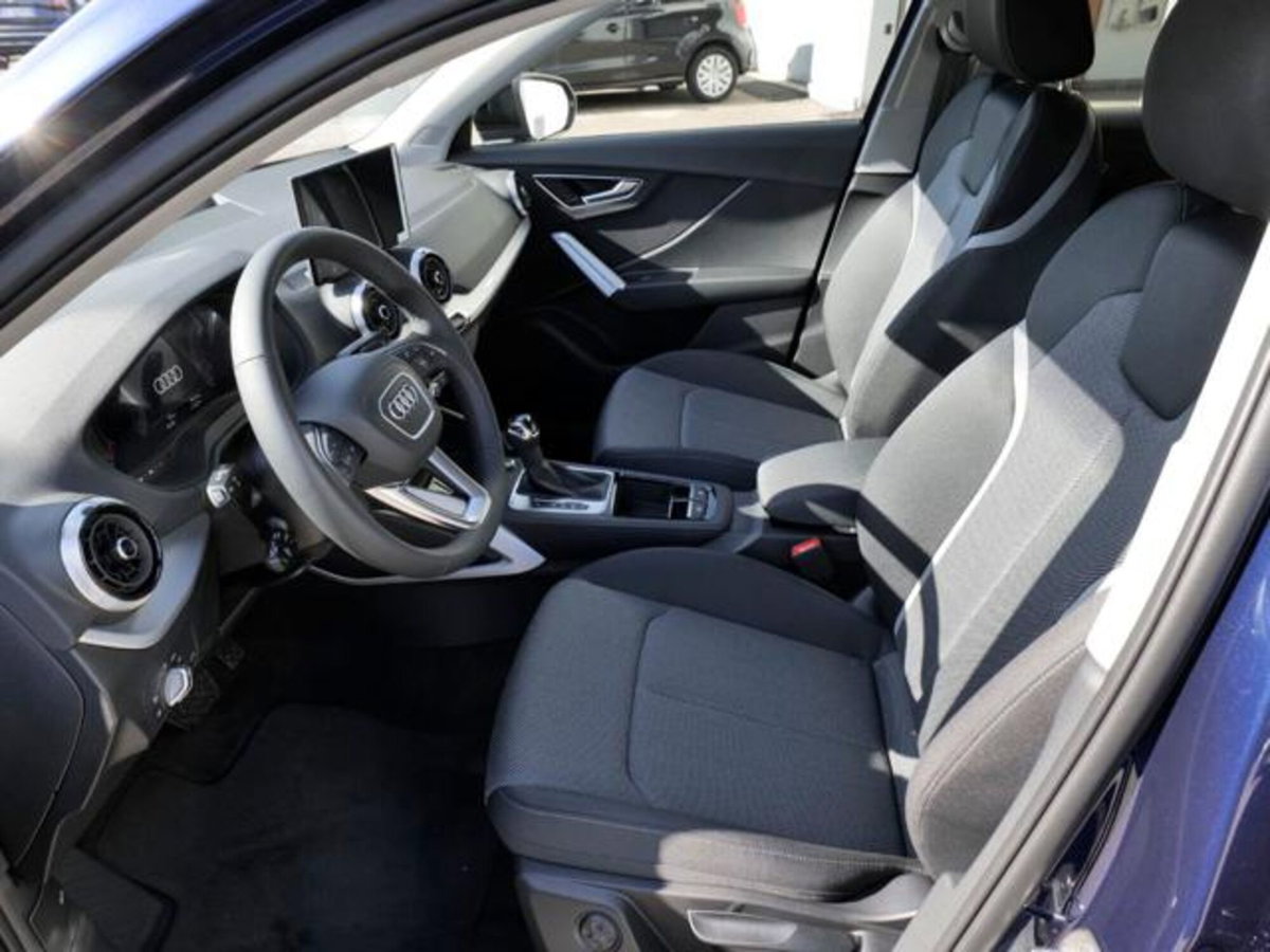 Audi Q2 35 2.0 tdi Identity Black s-tronic (5)