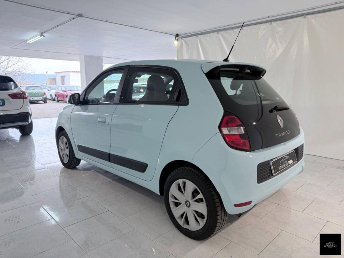 Renault Twingo 1.0 SCe Live (10)