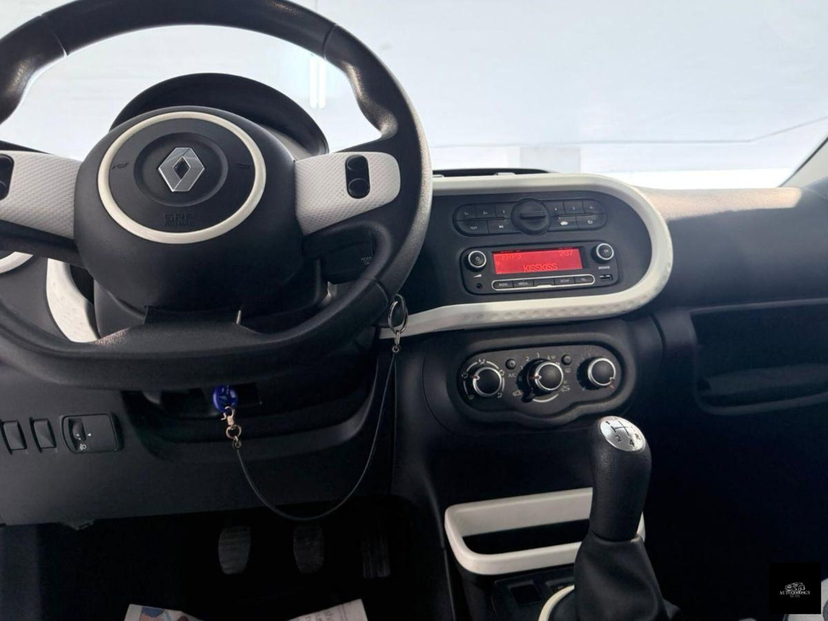 Renault Twingo 1.0 SCe Live (6)