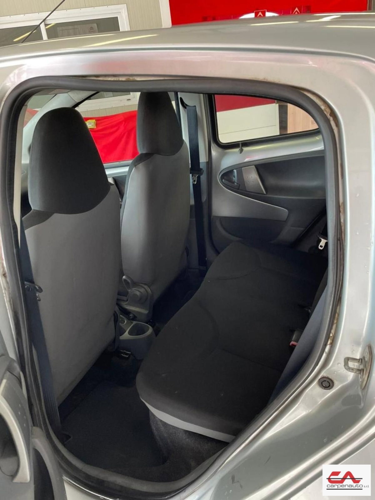 Toyota Aygo 1.0 12V VVT-i 5 porte M-MT (2)