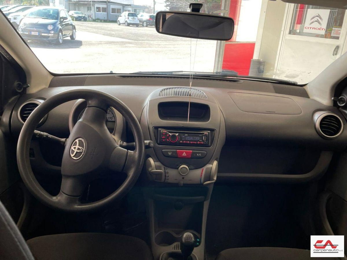 Toyota Aygo 1.0 12V VVT-i 5 porte M-MT (4)