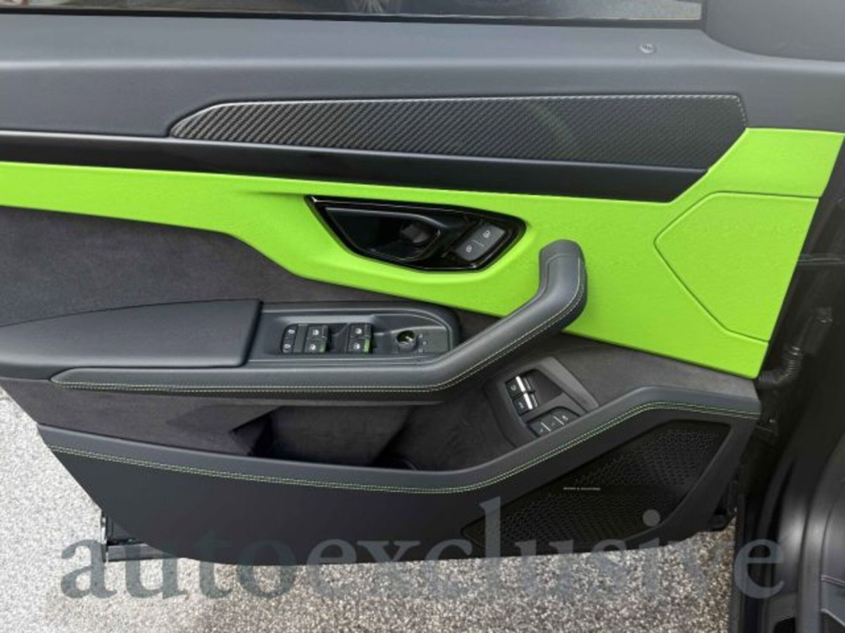 Lamborghini Urus 4.0 (15)