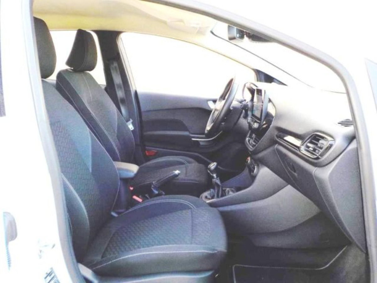 Ford Fiesta 1.1 75 CV GPL 5 porte Titanium (18)