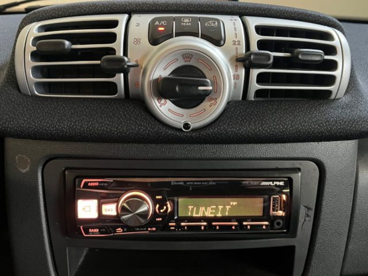 smart Fortwo 1000 52 kW MHD coupé pulse (11)