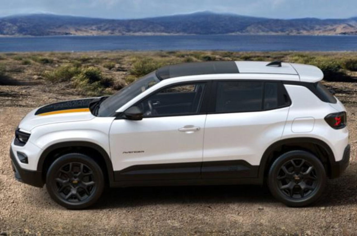 Jeep Avenger 1.2 turbo e-hybrid mhev The North Face 4xe 145cv edct6 (2)