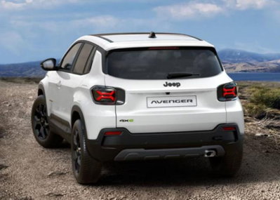Jeep Avenger 1.2 turbo e-hybrid mhev The North Face 4xe 145cv edct6 (3)
