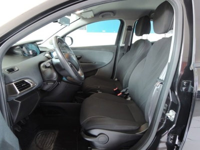 Lancia Ypsilon 1.0 FireFly 5 porte S&S Hybrid Ecochic Gold (10)