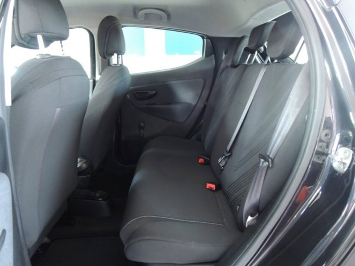 Lancia Ypsilon 1.0 FireFly 5 porte S&S Hybrid Gold Plus (10)