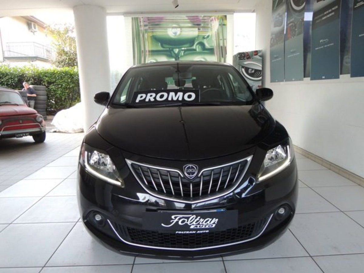 Lancia Ypsilon 1.0 FireFly 5 porte S&S Hybrid Gold Plus (2)