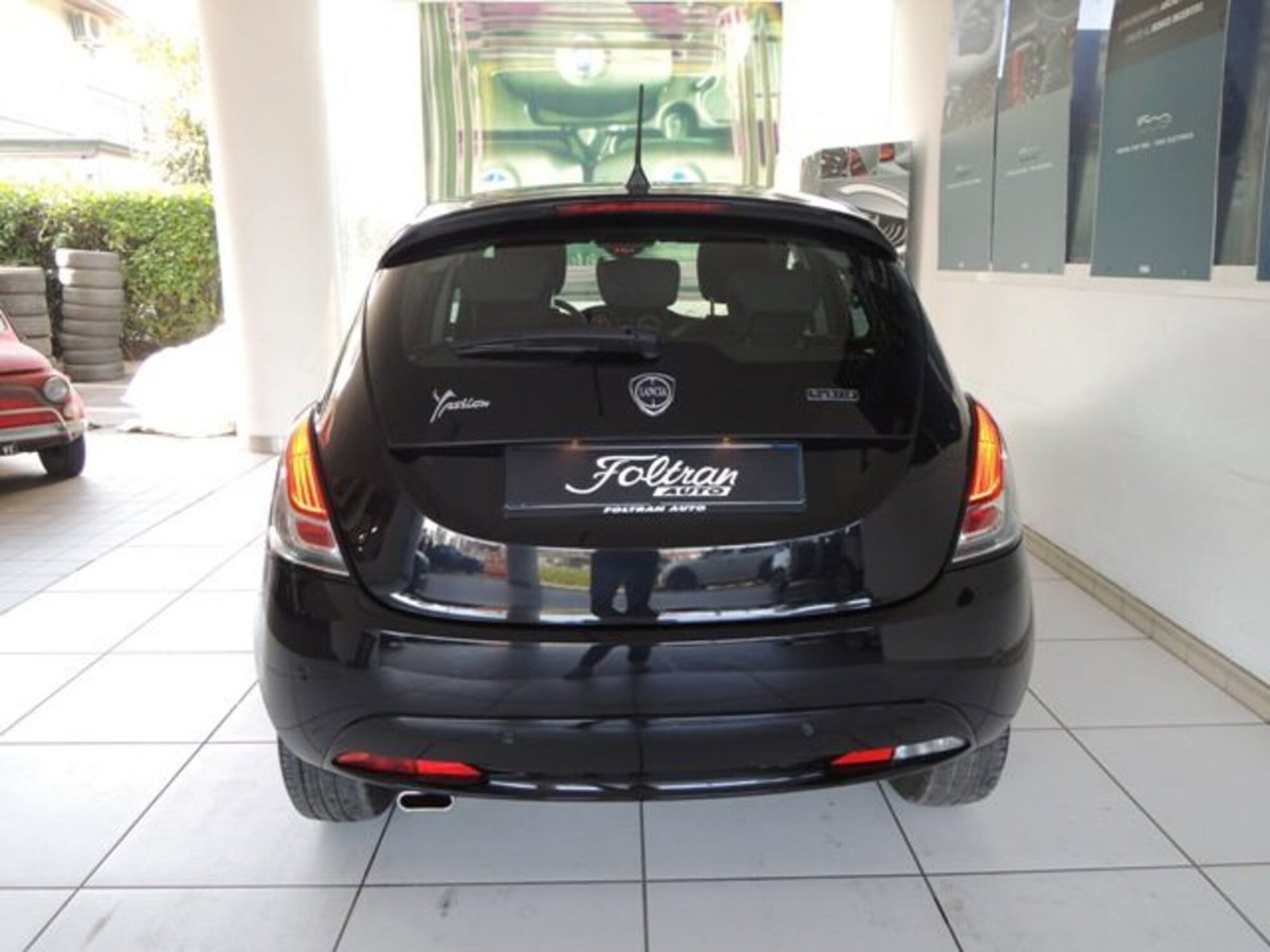 Lancia Ypsilon 1.0 FireFly 5 porte S&S Hybrid Gold Plus (5)