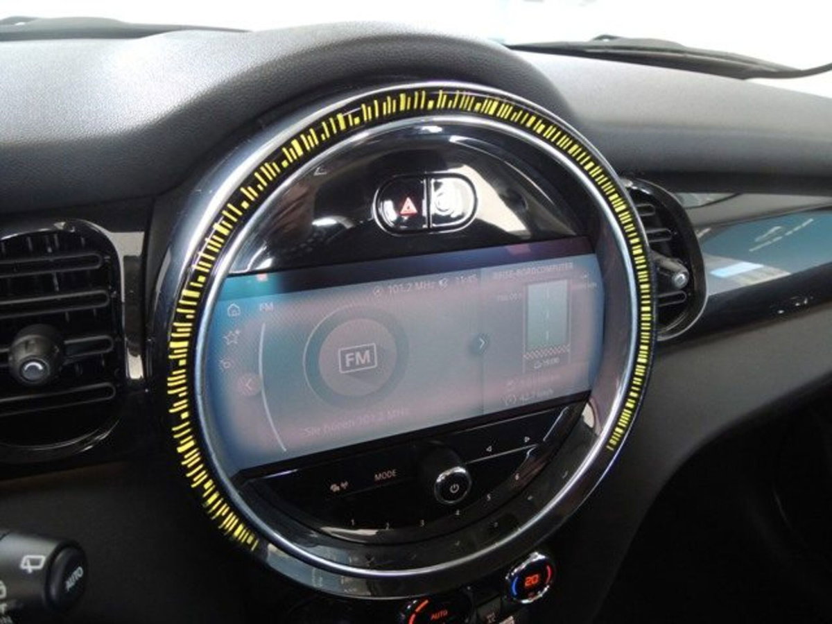 MINI Mini 1.5 Cooper Essential 5 porte (11)