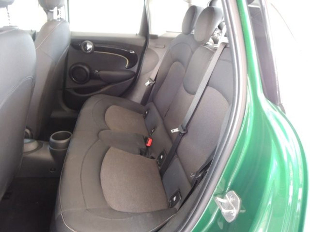 MINI Mini 1.5 Cooper Essential 5 porte (13)