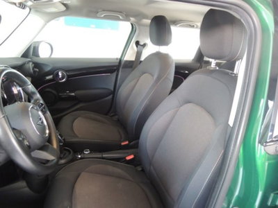 MINI Mini 1.5 Cooper Essential 5 porte (14)