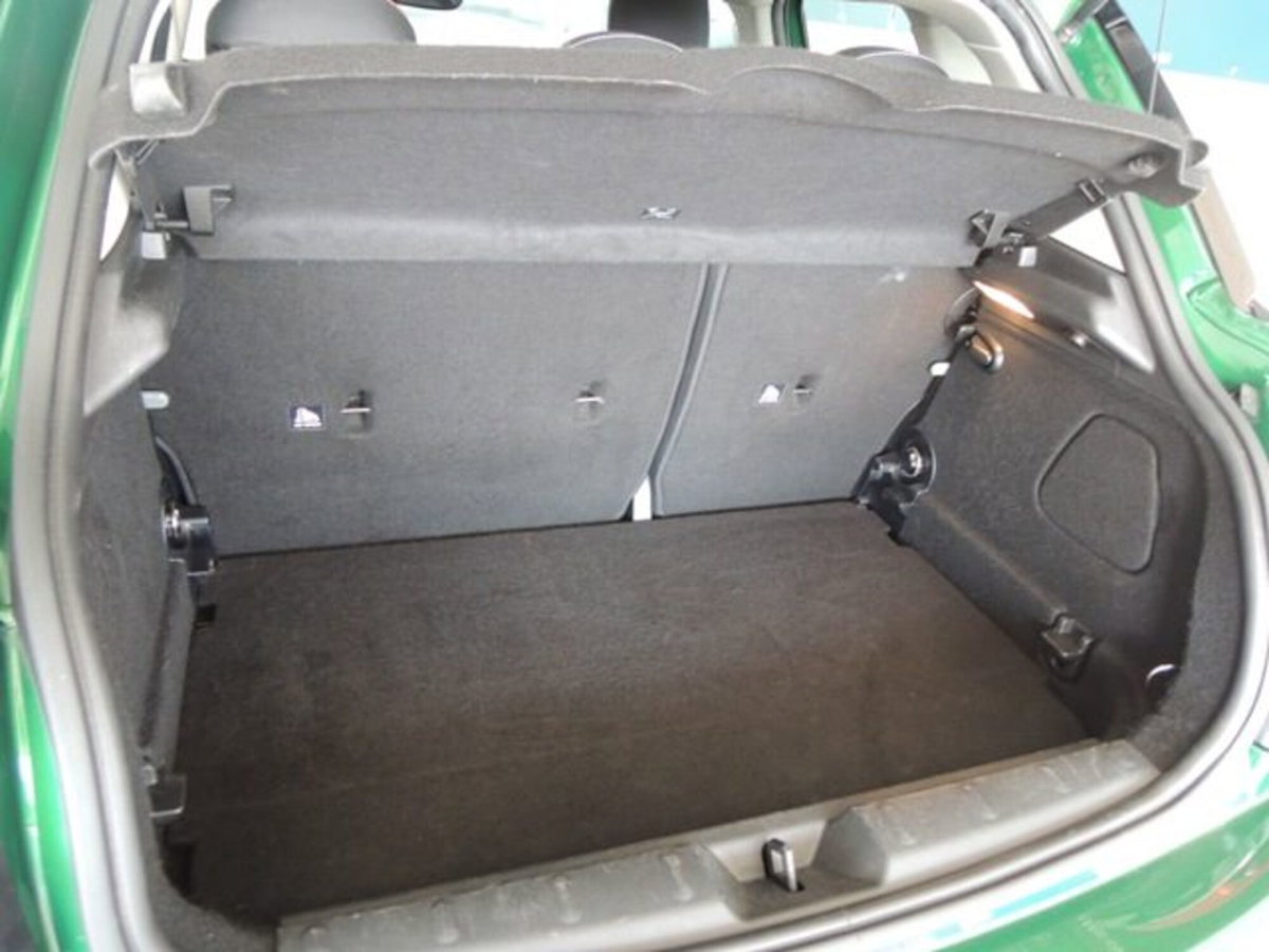 MINI Mini 1.5 Cooper Essential 5 porte (16)