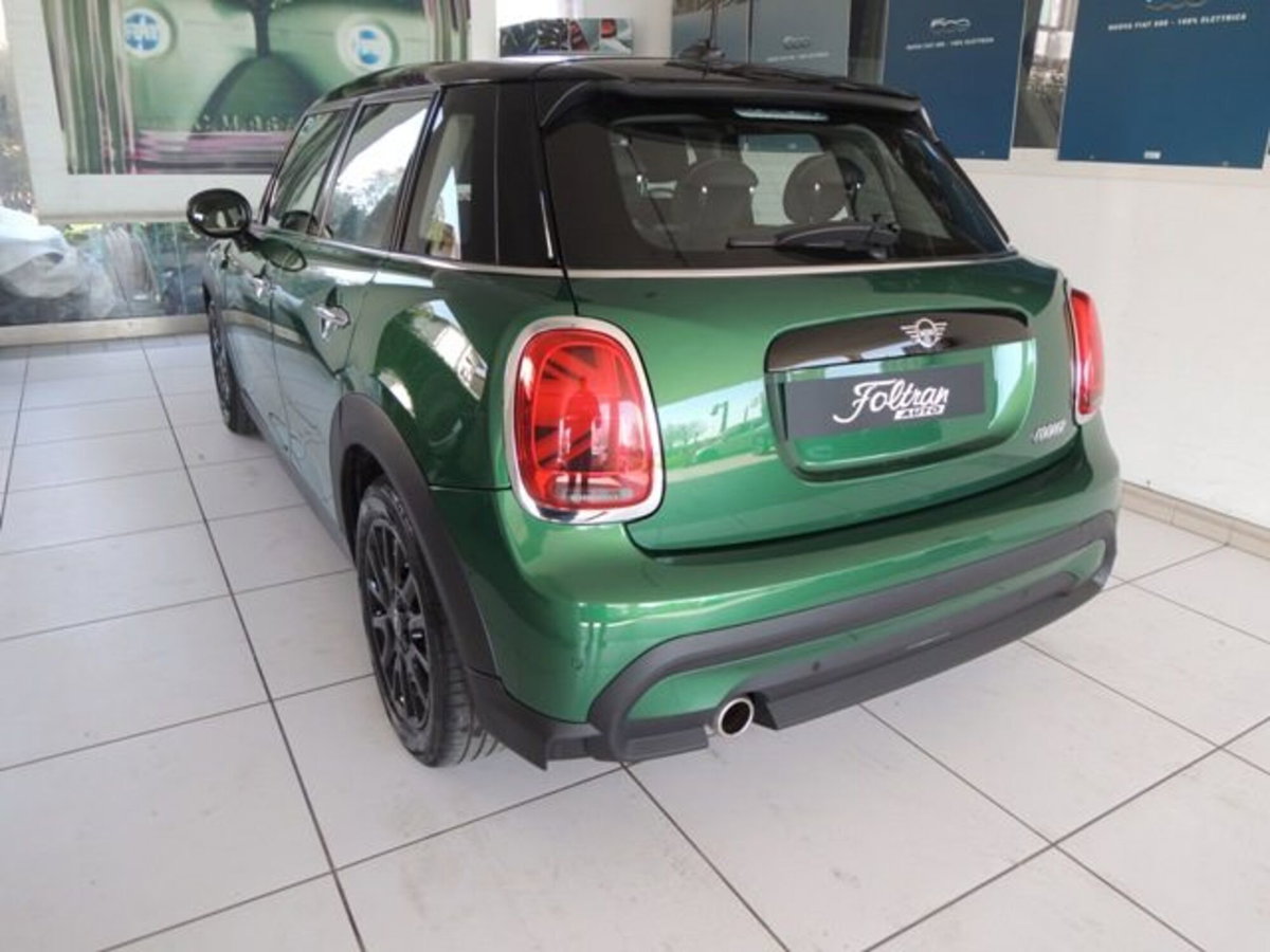 MINI Mini 1.5 Cooper Essential 5 porte (3)
