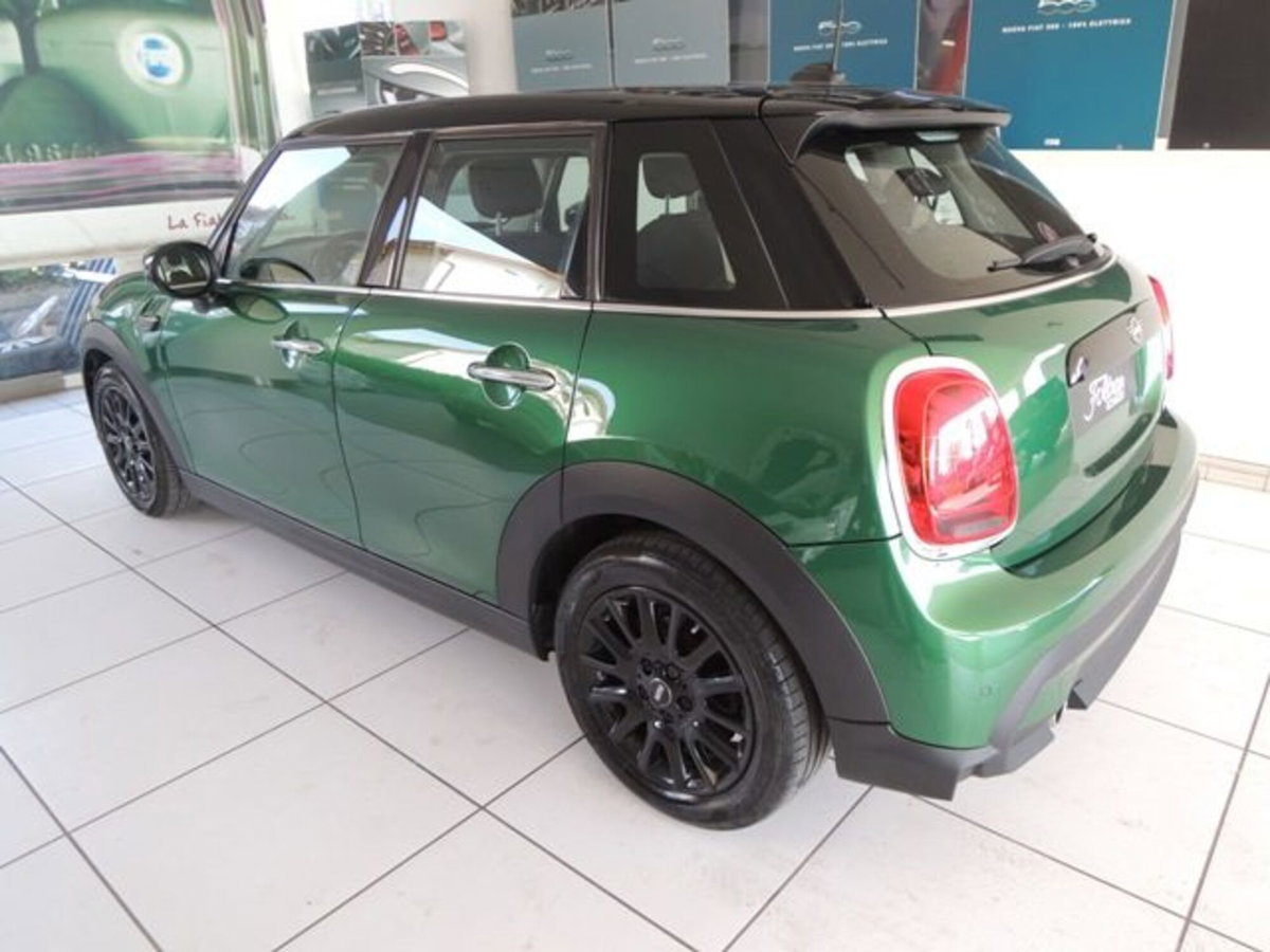 MINI Mini 1.5 Cooper Essential 5 porte (4)