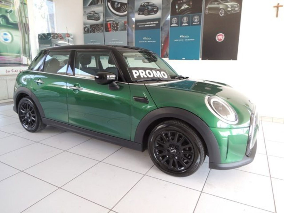 MINI Mini 1.5 Cooper Essential 5 porte (5)