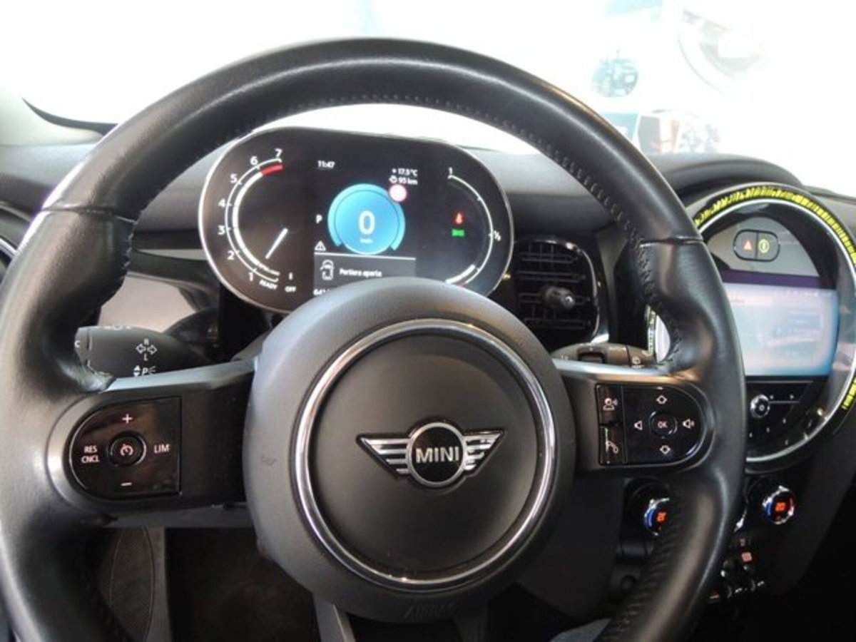 MINI Mini 1.5 Cooper Essential 5 porte (8)