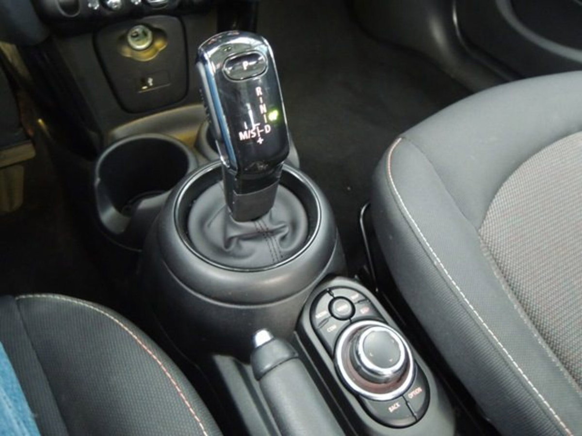 MINI Mini 1.5 Cooper Essential 5 porte (9)