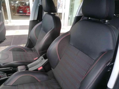 Peugeot 2008 100 GT Line (12)