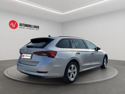 Skoda Octavia Station Wagon 2.0 TDI EVO SCR DSG Wagon Executive (4)