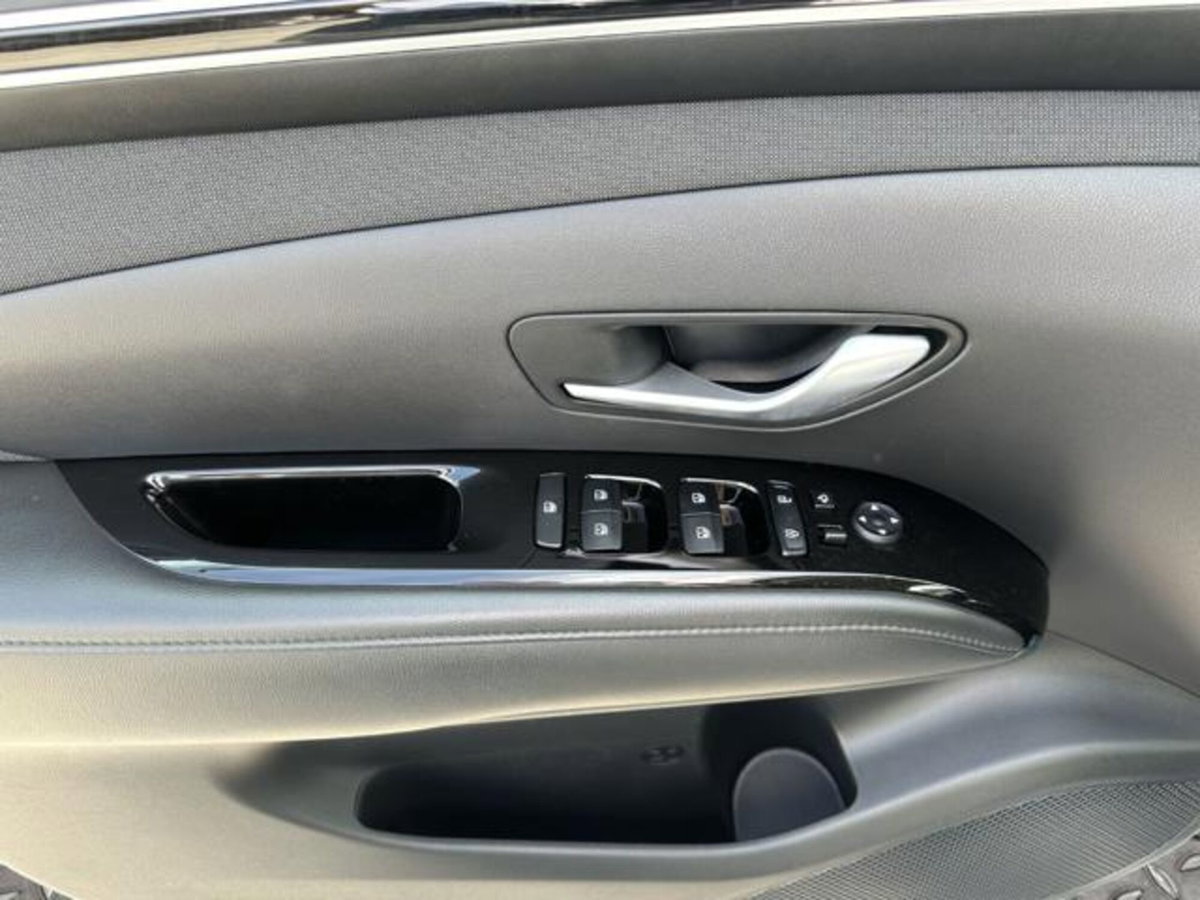 Hyundai Tucson 1.6 hev Xline 4wd auto (10)