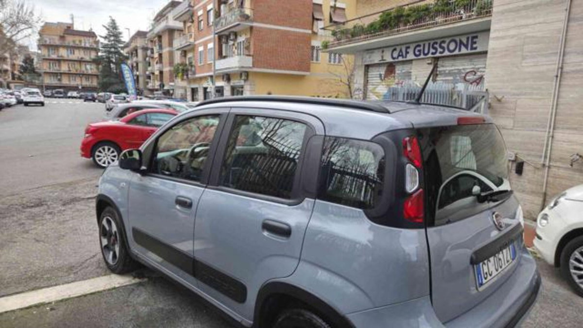 Fiat Panda Cross 1.0 firefly hybrid Cross s&s 70cv 5p.ti (6)