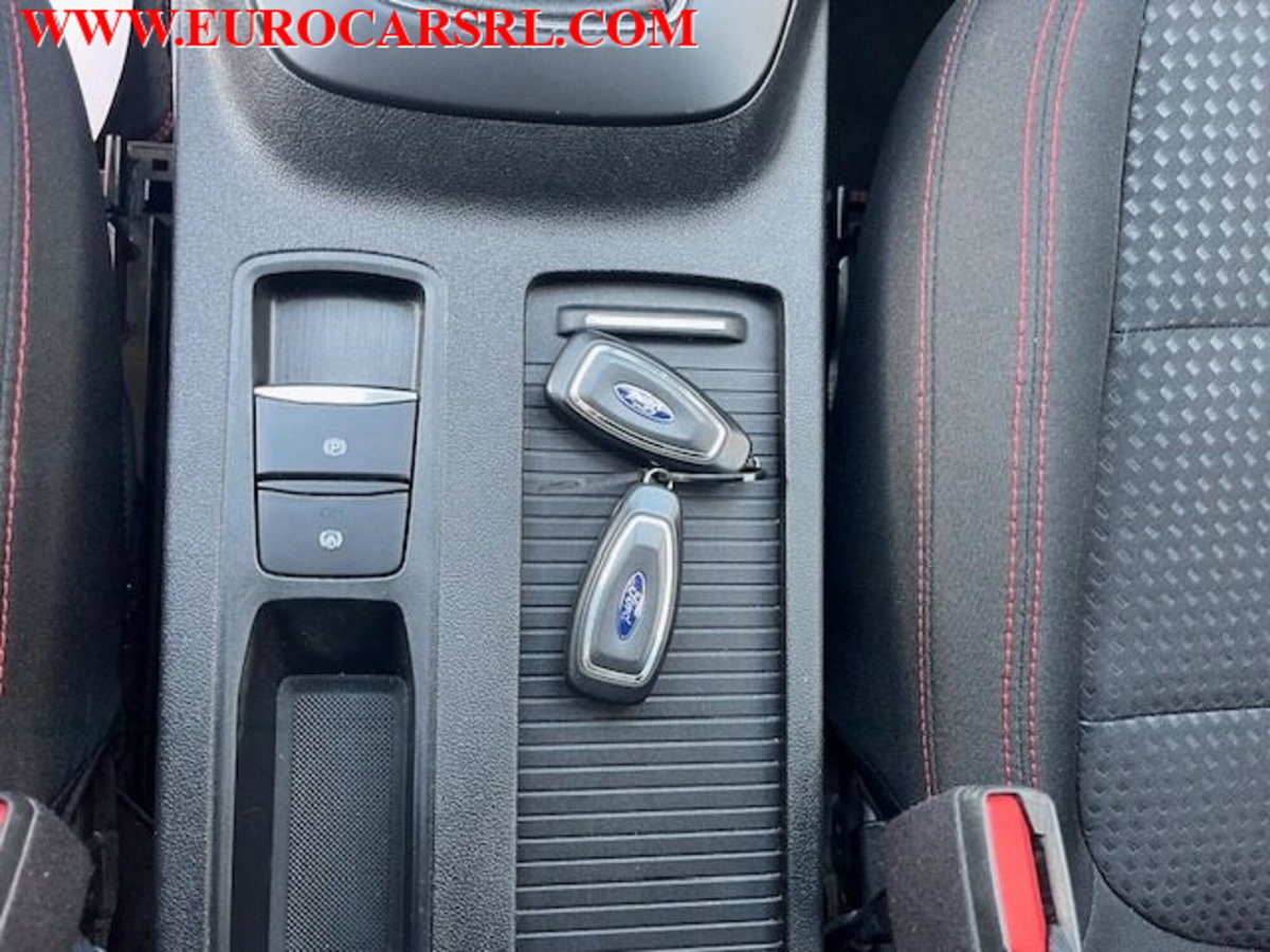 Ford Kuga 1.5 EcoBlue 120 CV 2WD ST-Line (17)