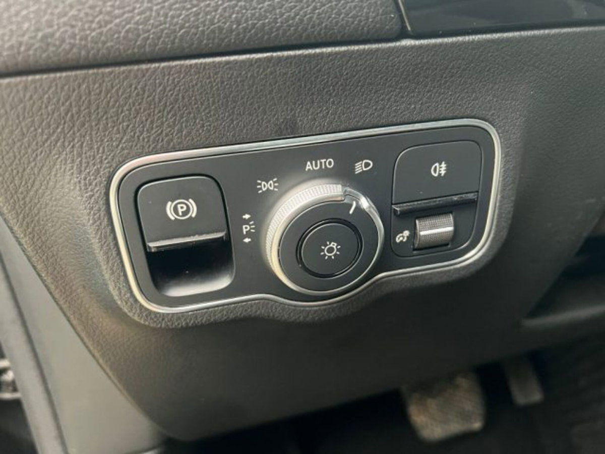 Mercedes-Benz GLA SUV 180 d Automatic Sport Plus (18)