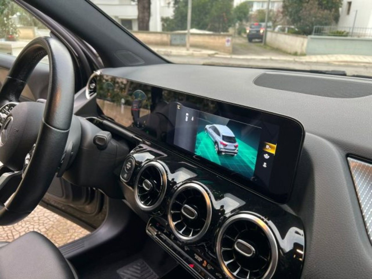 Mercedes-Benz GLA SUV 180 d Automatic Sport Plus (20)