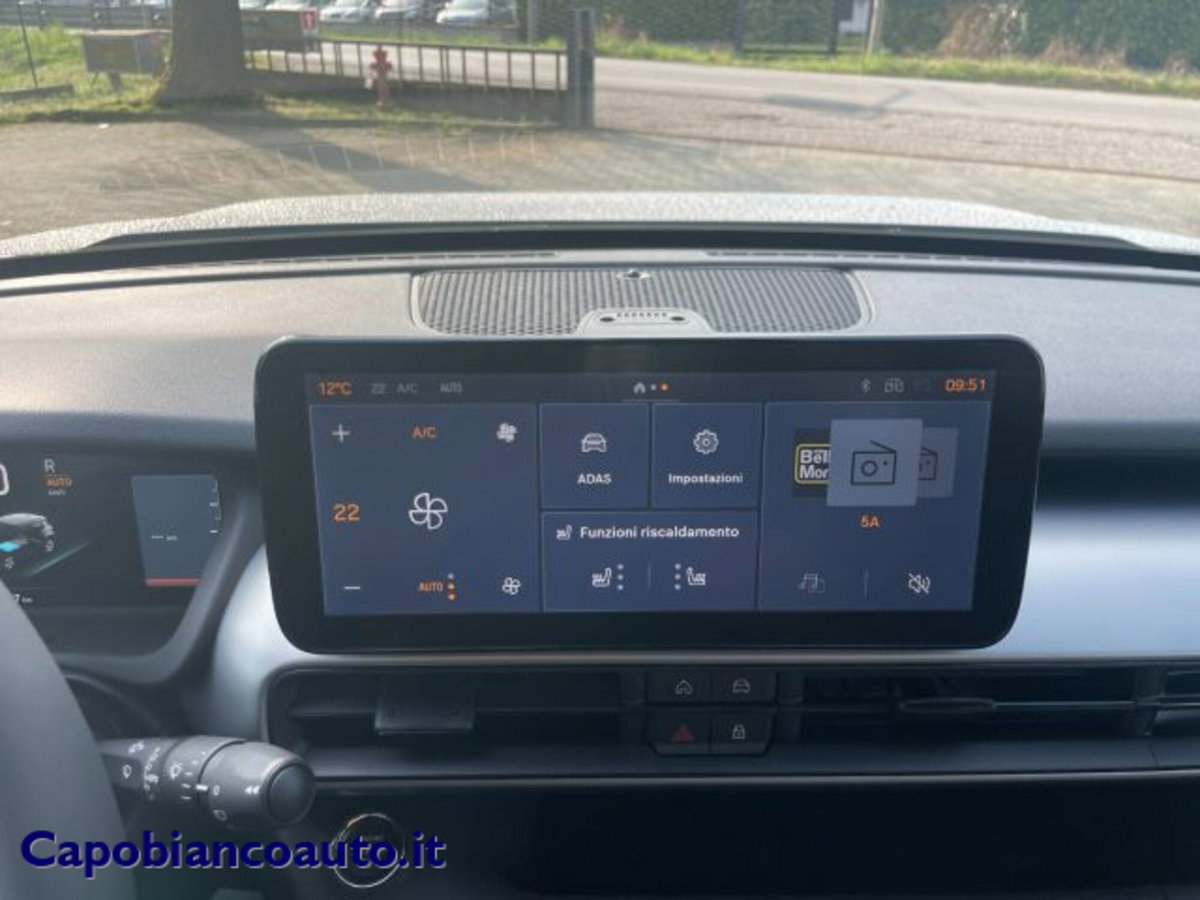 Jeep Avenger 1.2 turbo e-hybrid mhev Overland 4xe 145cv edct6 (11)
