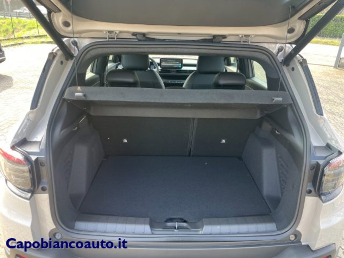 Jeep Avenger 1.2 turbo e-hybrid mhev Overland 4xe 145cv edct6 (14)