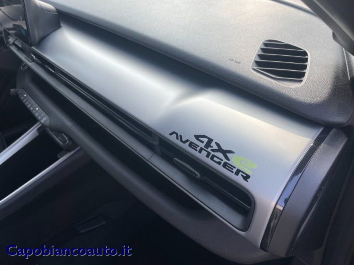 Jeep Avenger 1.2 turbo e-hybrid mhev Overland 4xe 145cv edct6 (15)