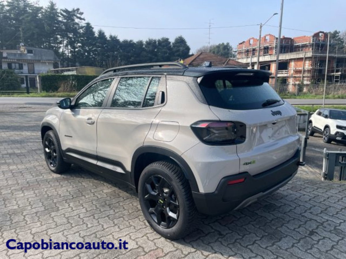 Jeep Avenger 1.2 turbo e-hybrid mhev Overland 4xe 145cv edct6 (6)